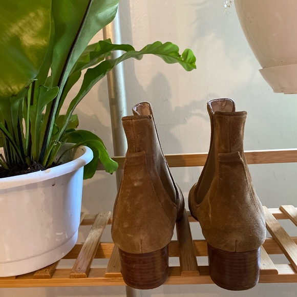 Boots - Picture 3 of 3